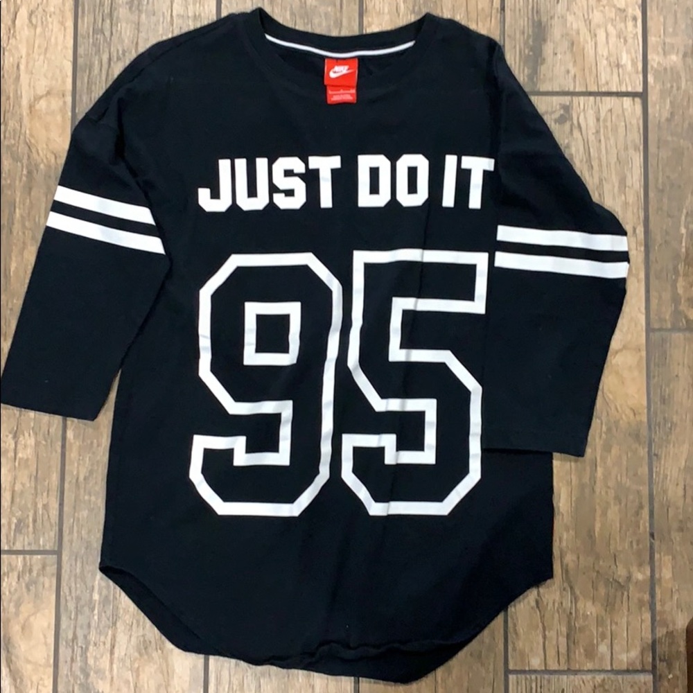 Nike baseball t—size small